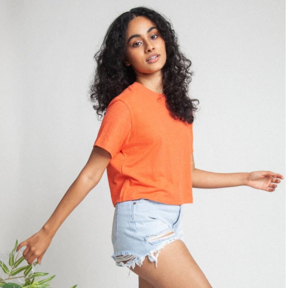 Orejas Boxy Crop Hemp Tee